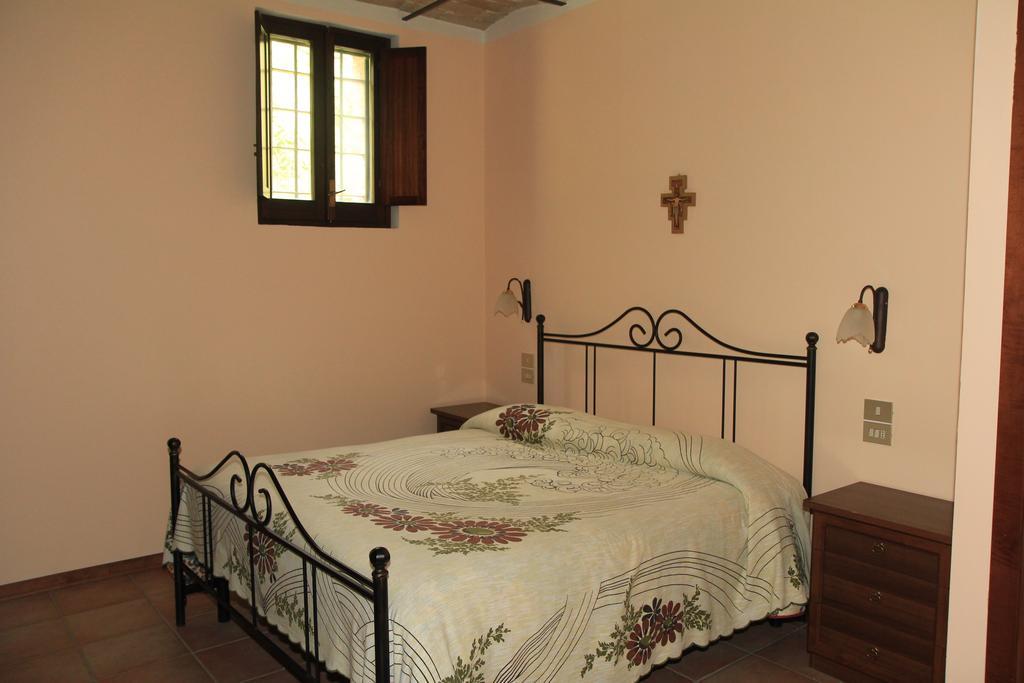 אסיסי Hotel La Quiete חדר תמונה