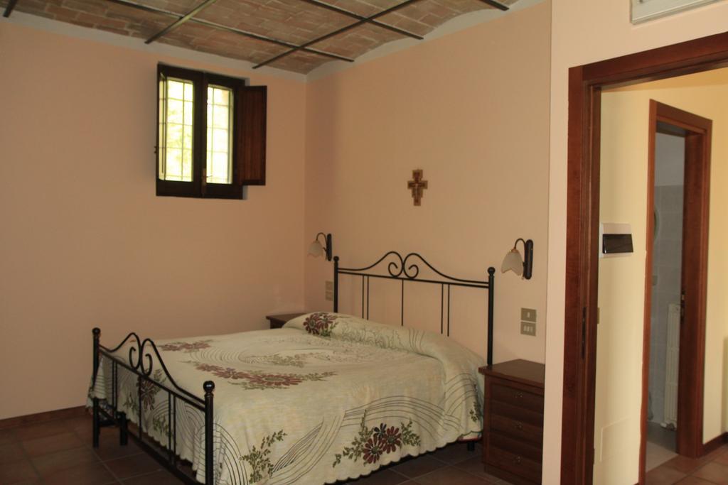 אסיסי Hotel La Quiete מראה חיצוני תמונה
