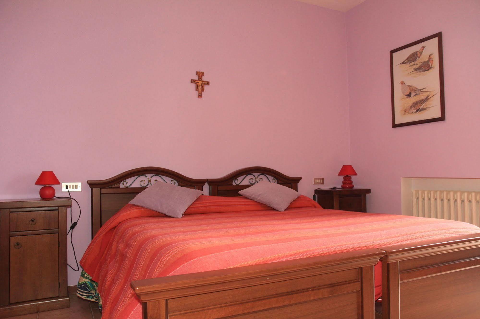 אסיסי Hotel La Quiete מראה חיצוני תמונה