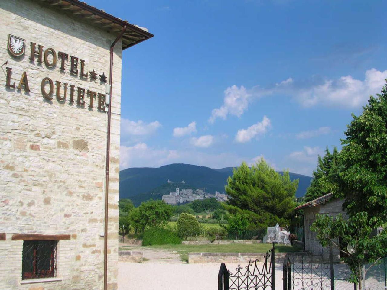 אסיסי Hotel La Quiete מראה חיצוני תמונה
