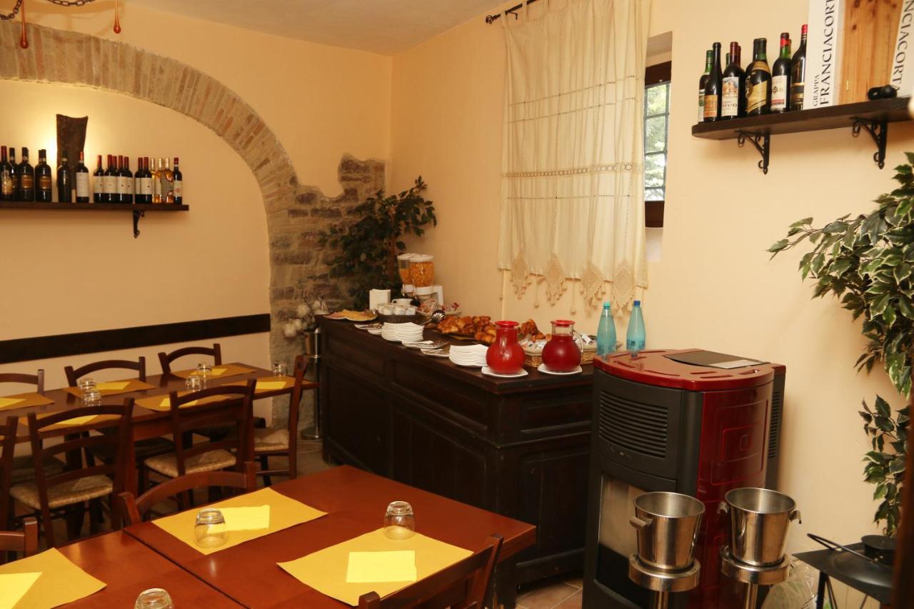 אסיסי Hotel La Quiete מראה חיצוני תמונה